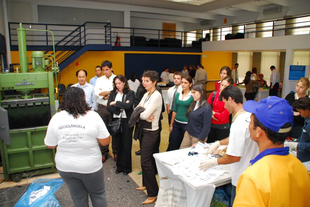 Ações de comunicação interna e sustentabilidade no Grupo Camargo Corrêa: oficina de reciclagem na Semana da Sustentabilidade